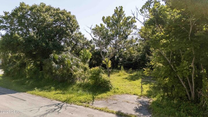 Property Photo:  1111 Avenue I  FL 32174 