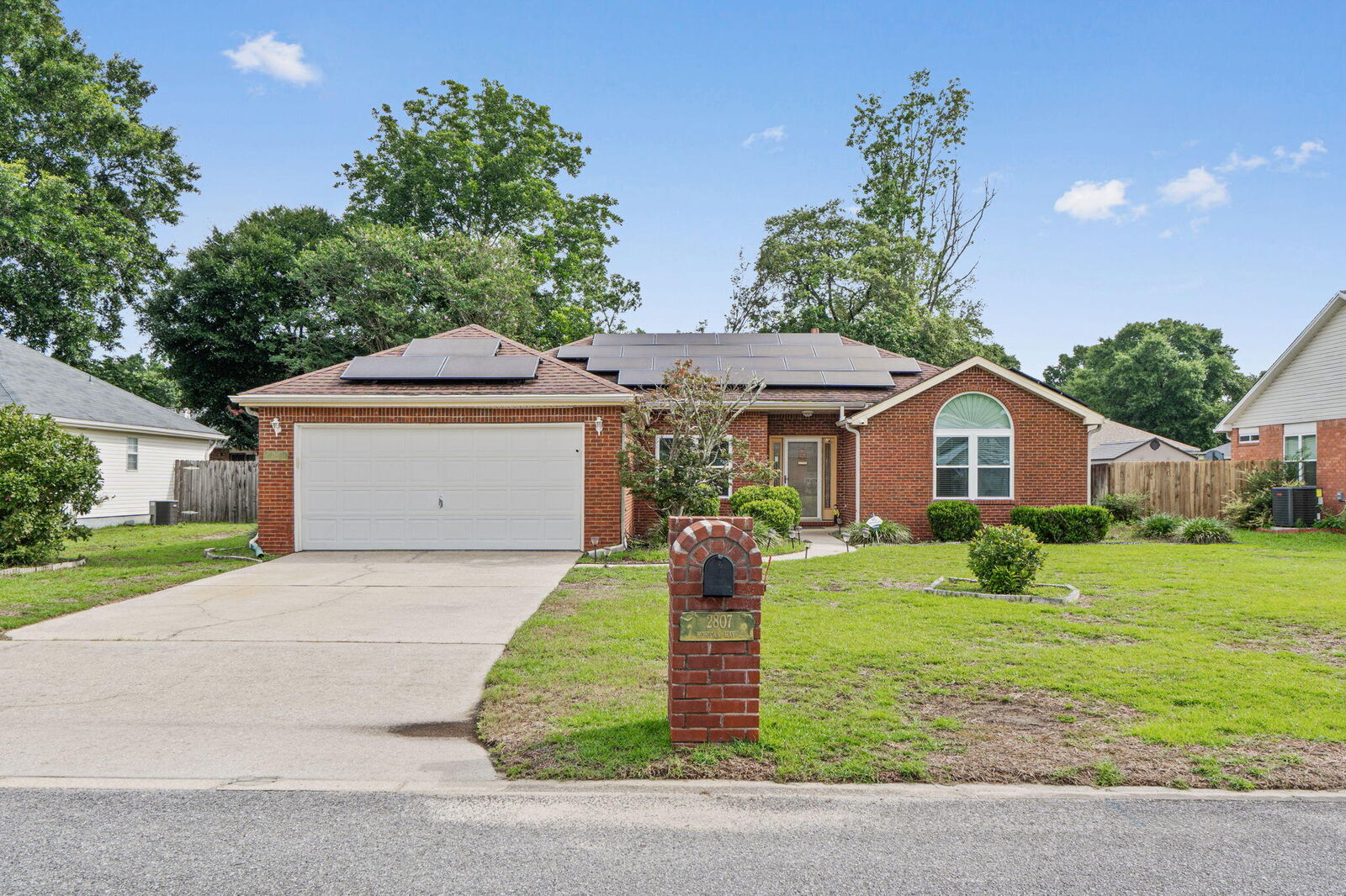 Property Photo:  2807 Mohican Way  FL 32539 