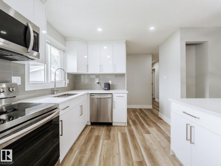 15011 59 Street NW — photo 1