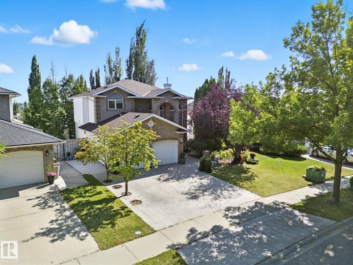 Property Photo: 29 Oakdale Place AB T8N 6L7