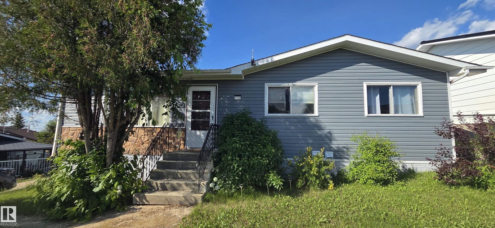 Property Photo:  5308 Willow Drive  AB T0A 0M0 