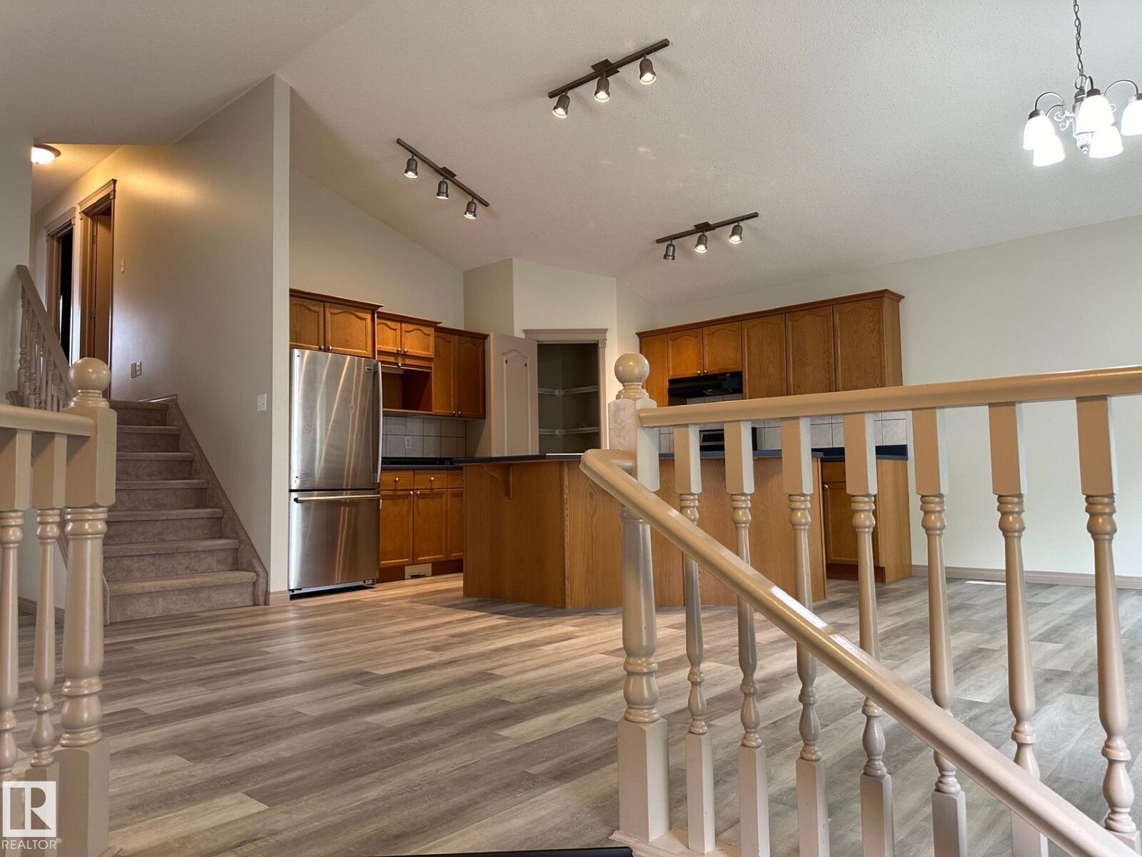 Property Photo:  1978 Tomlinson Green Green NW  AB T6R 2R6 