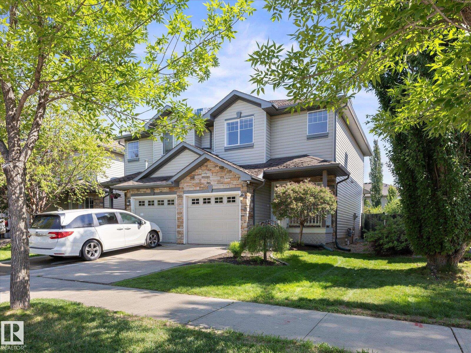 Photo de la propriété:  12126 16 Avenue SW  AB T6W 1L9 