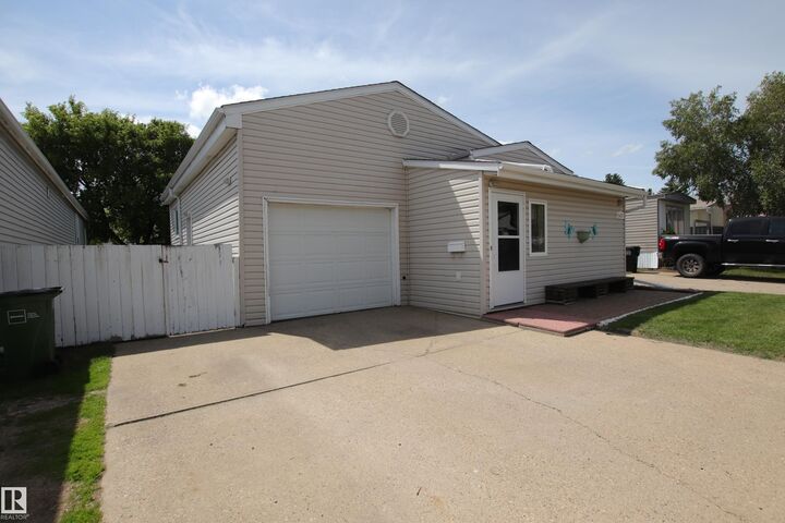 2415 West Oak Way NW — photo 1
