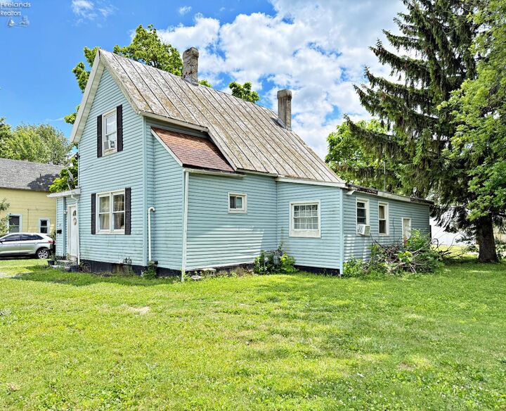 Property Photo: 253 4th Avenue OH 44883