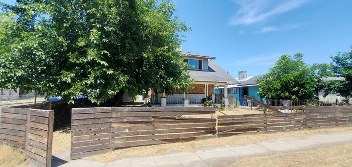 Property Photo:  2303 E Grant Avenue  CA 93701 