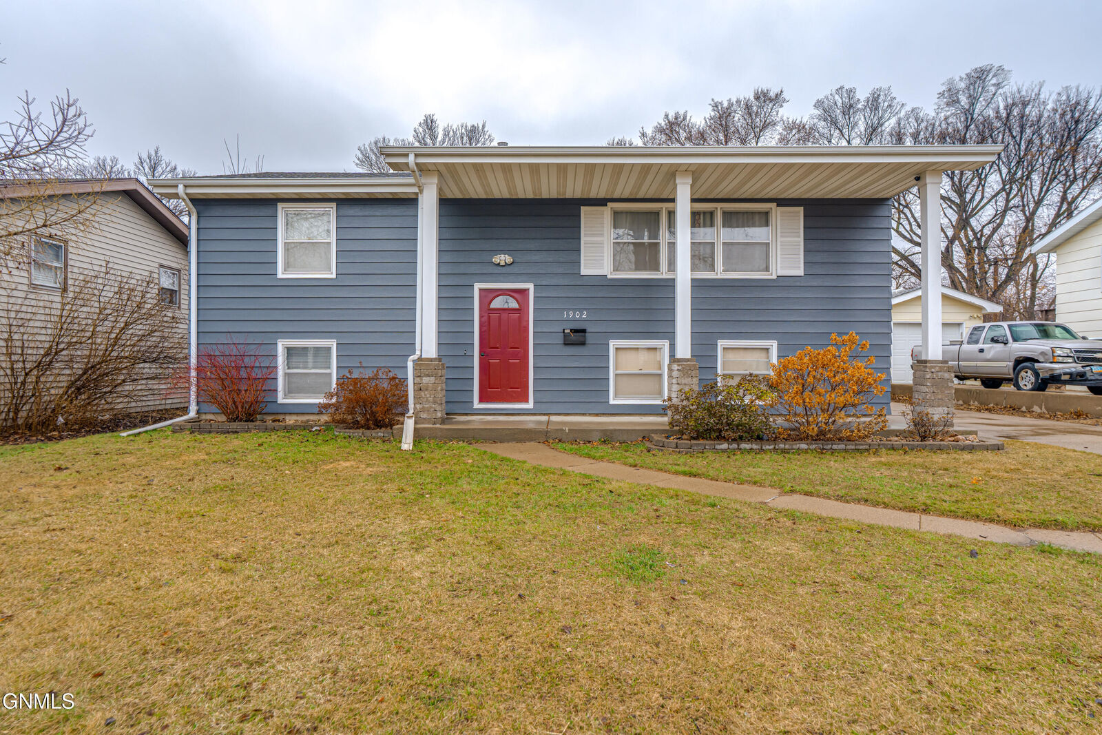 Property Photo:  1902 Griffin Street  ND 58501 