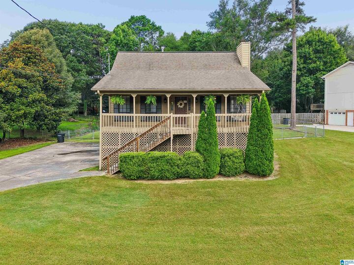 Property Photo:  609 Cherokee Circle  AL 35242 