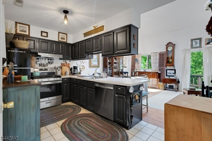 Property Photo:  5 Brandywine Ct 2  NJ 07462 