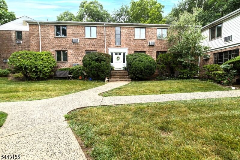 Property Photo:  7 Stone Hill Rd  NJ 07081 
