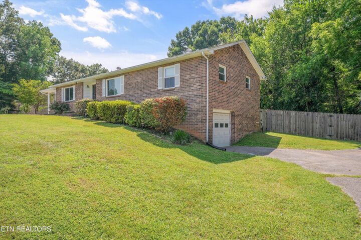 Property Photo: 128 Rhonda Way TN 37854