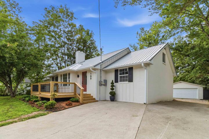 Property Photo: 109 Elm Street KY 40403