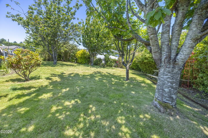 Property Photo:  2814 NE 46th Loop  OR 97367 