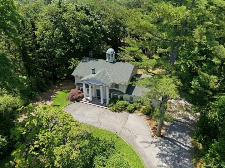 Property Photo:  19 Pheasant Hill Lane  NY 11545 