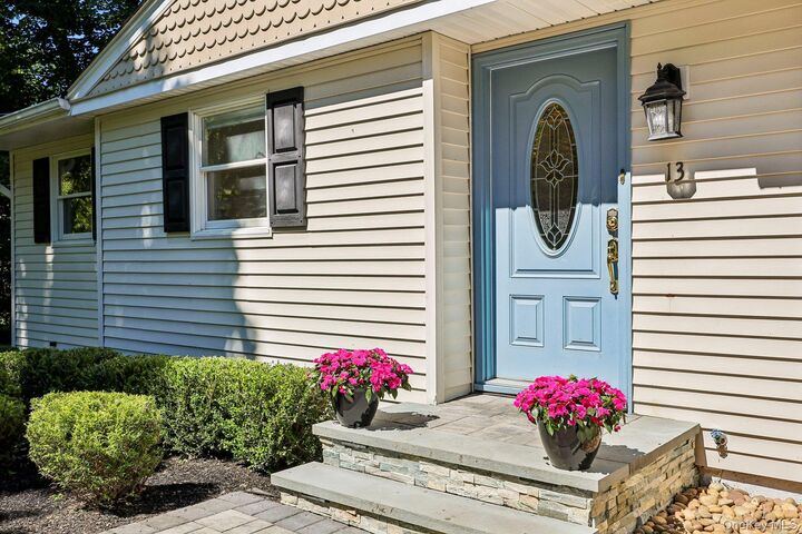 Property Photo:  13 Beech Street  NY 10954 