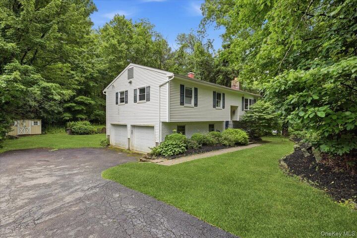 Property Photo:  138 Kent Shore Drive  NY 10512 