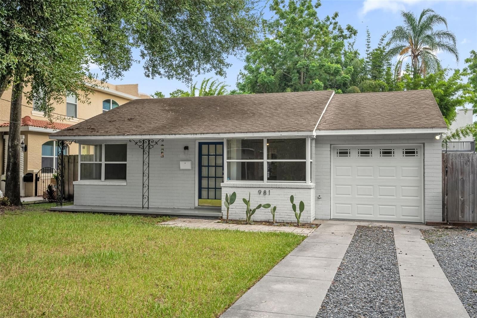 Property Photo:  981 Aragon Avenue  FL 32789 
