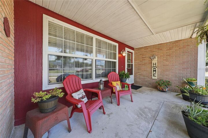 Property Photo: 3801 Upland Place FL 33594