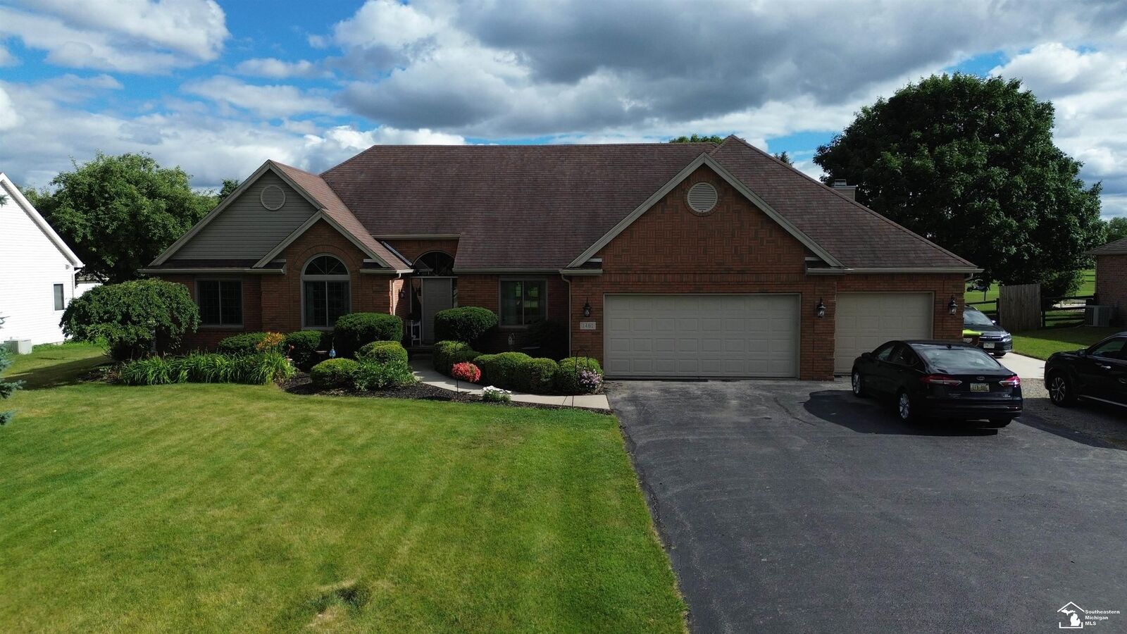 Property Photo: 1461 W Smith Road MI 48182