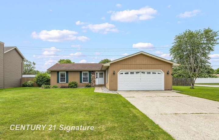 Property Photo:  4159 Bradford Drive  MI 48603 