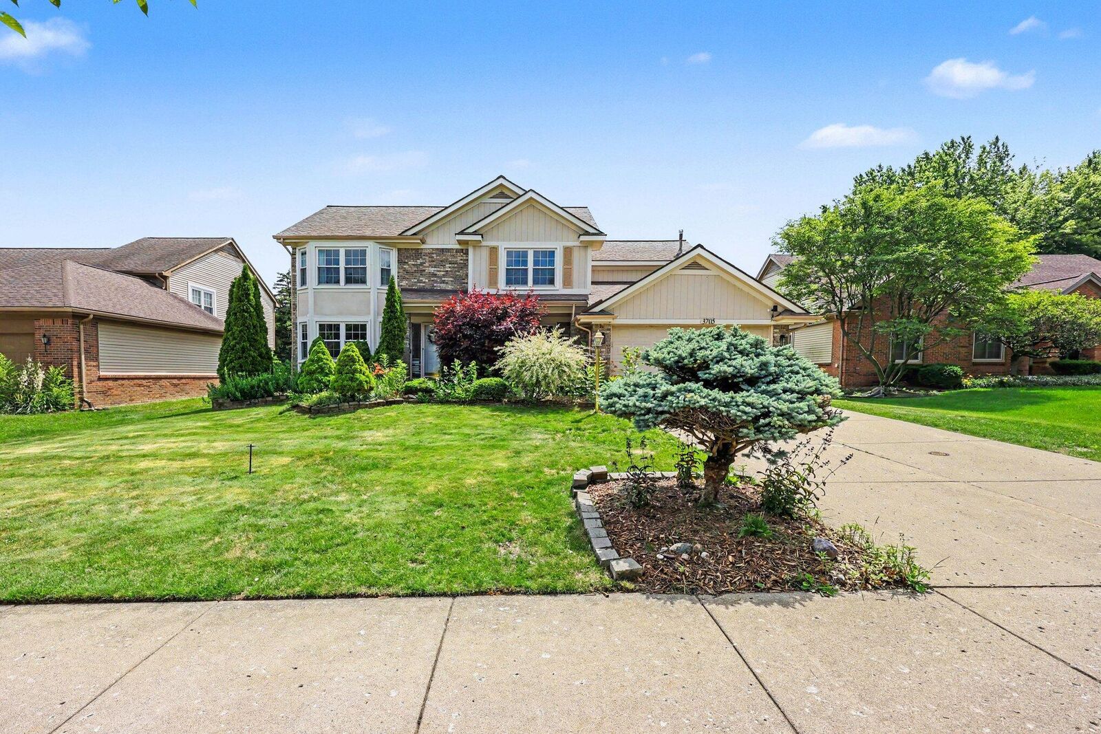 Property Photo:  3705 Fieldcrest Lane  MI 48197 