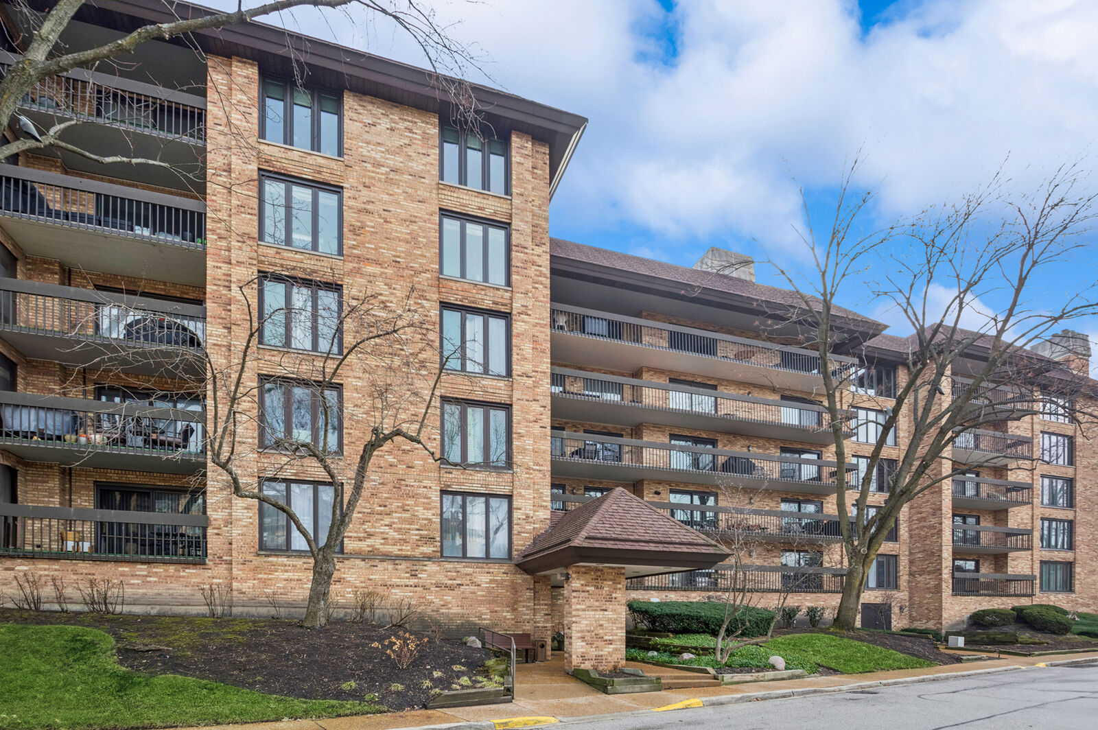 Property Photo:  1671 Mission Hills Road S404  IL 60062 