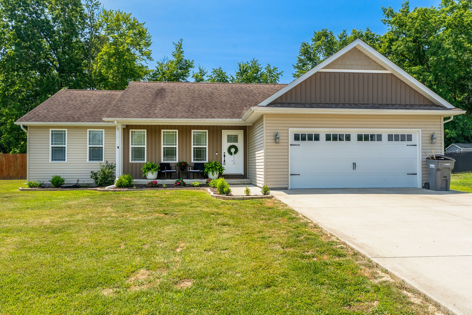 Property Photo: 6123 Chandler Drive IL 62918