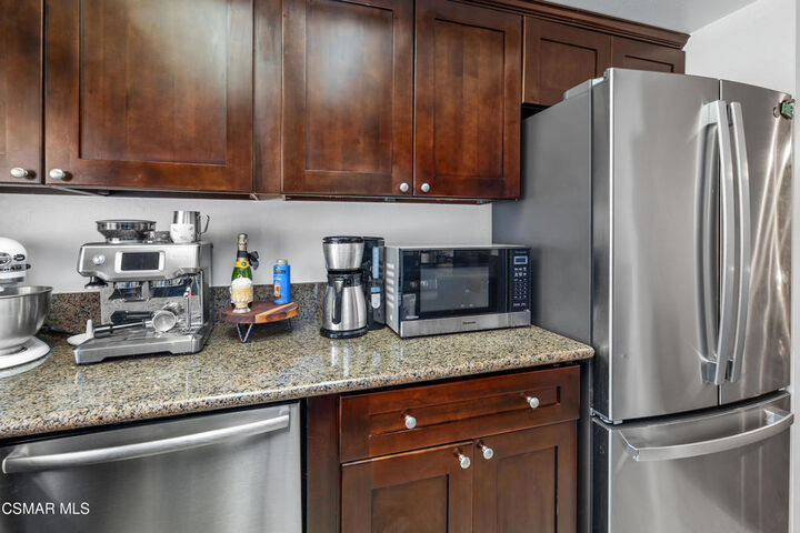 Property Photo:  881 Warwick Avenue  CA 91360 