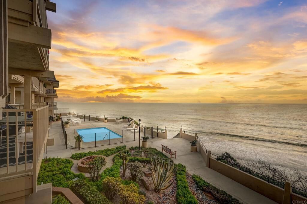 Property Photo:  861 Beachfront Drive B  CA 92075 