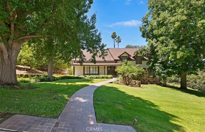 Property Photo:  2154 Gainsborough  CA 92506 