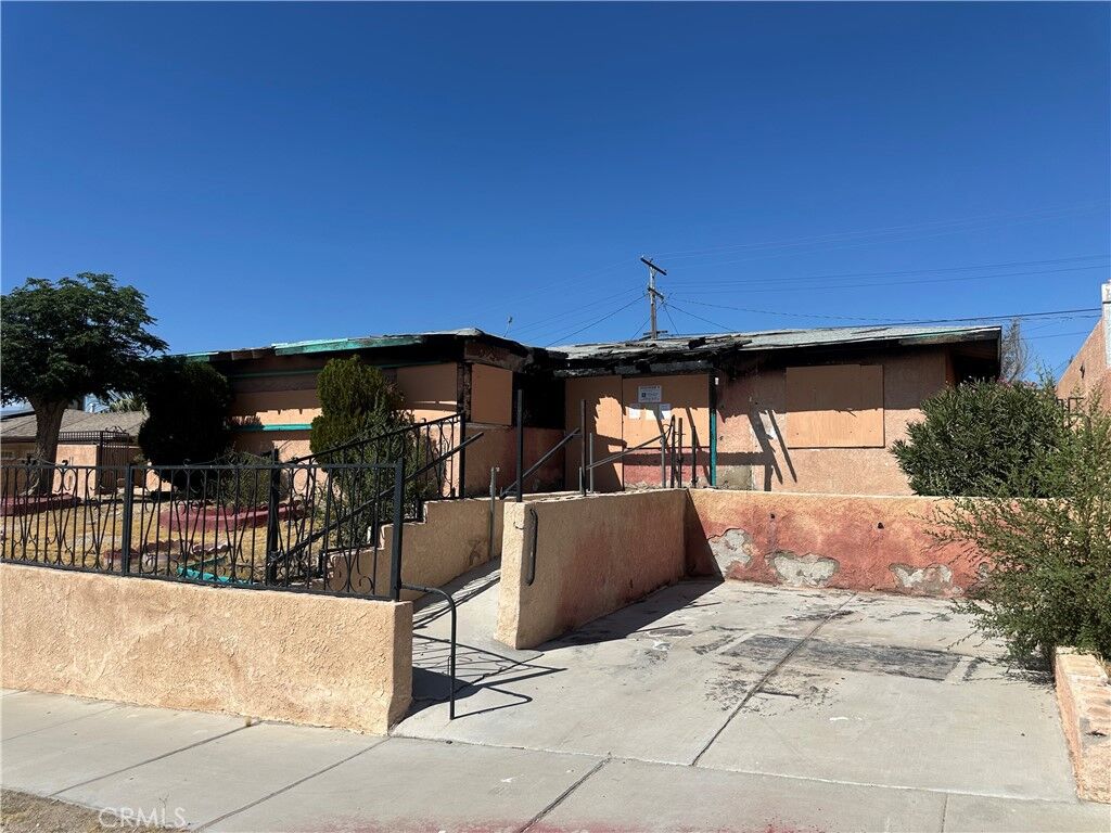 Property Photo: 341 S Muriel CA 92311