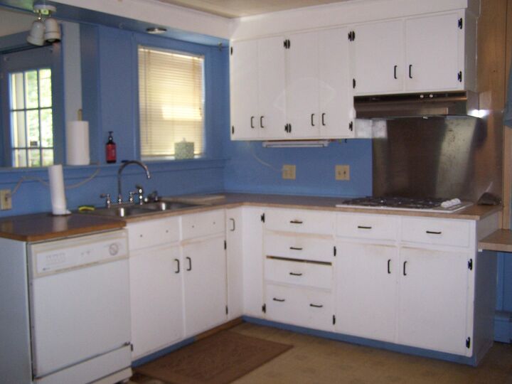 Property Photo:  83 Elmwood Road  ME 04210 