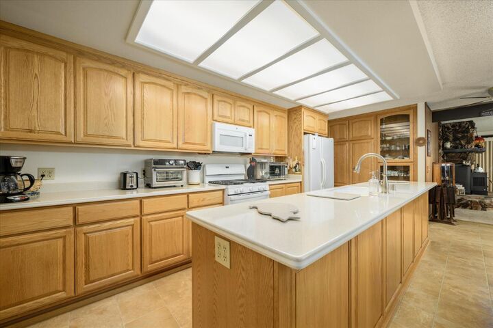 Property Photo:  2608 Retirement Lane  CA 95667 