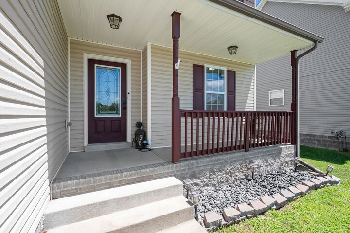 Property Photo:  689 Fox Hound Dr  TN 37040 