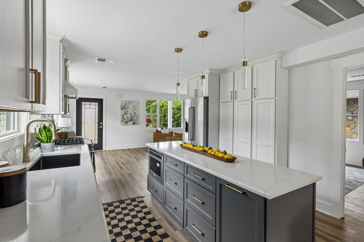 Property Photo: 903 26th Ave N TN 37208