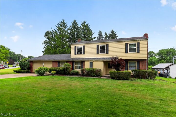 Property Photo: 2801 Reeves Road NE OH 44483
