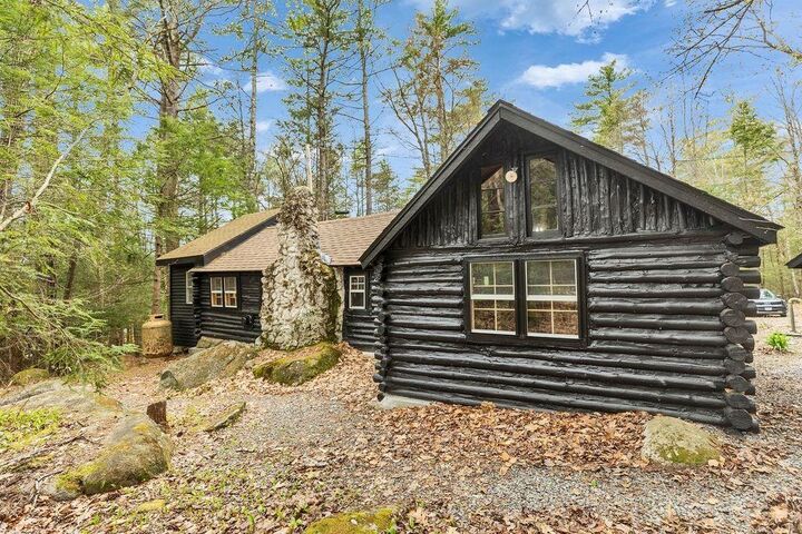 Property Photo:  9 Highland Court  NH 03447 
