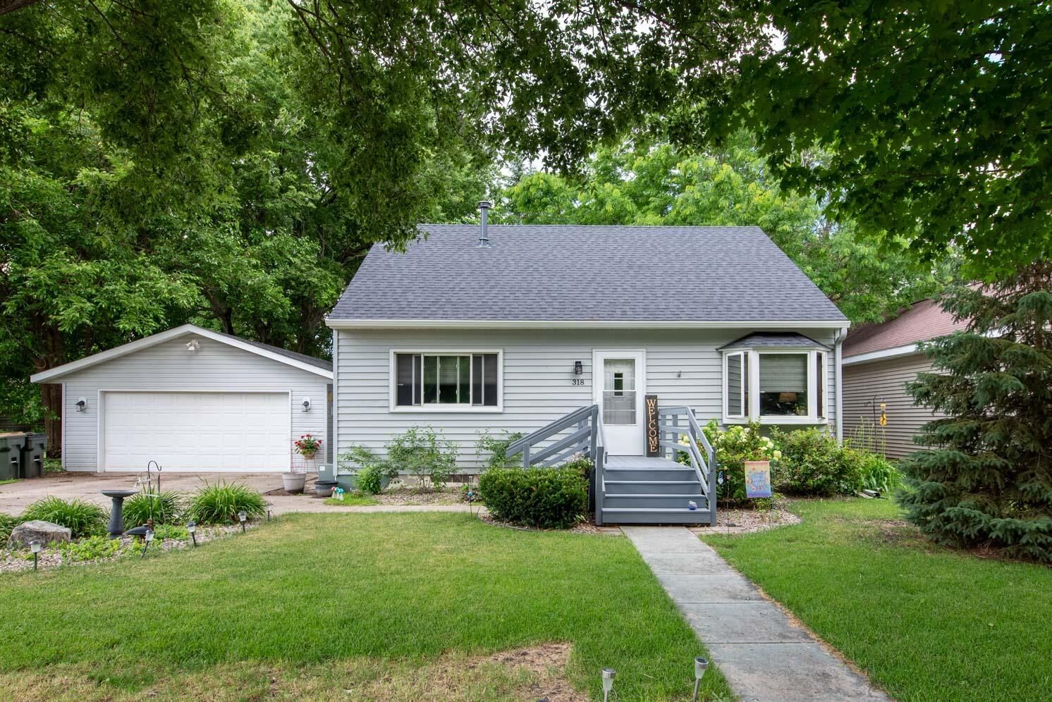 Property Photo:  318 W Livermore Street  MN 56082 