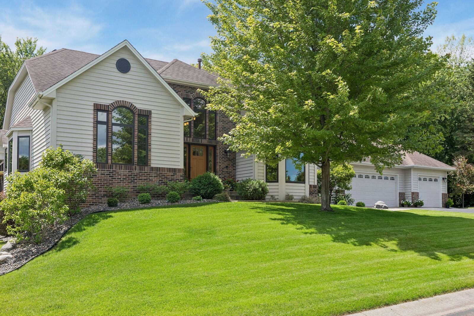 Property Photo:  16560 Lake Ridge Drive  MN 55311 