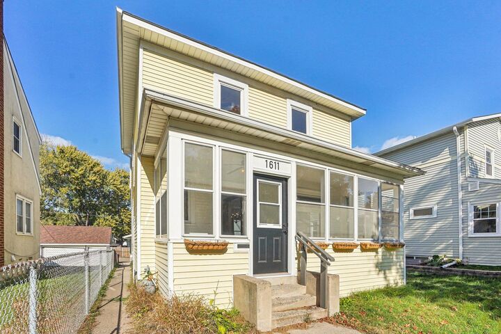 Property Photo:  1611 Edmund Avenue  MN 55104 