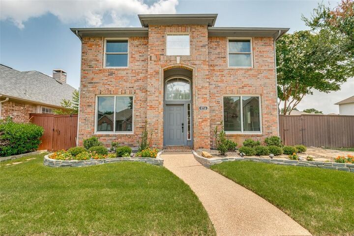 Property Photo: 8714 Saddlehorn Drive TX 75063