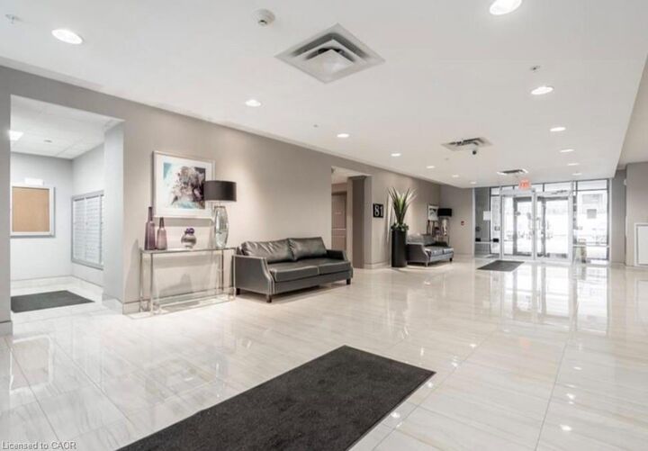 Property Photo:  81 Robinson Street 703  ON L8P 0B9 