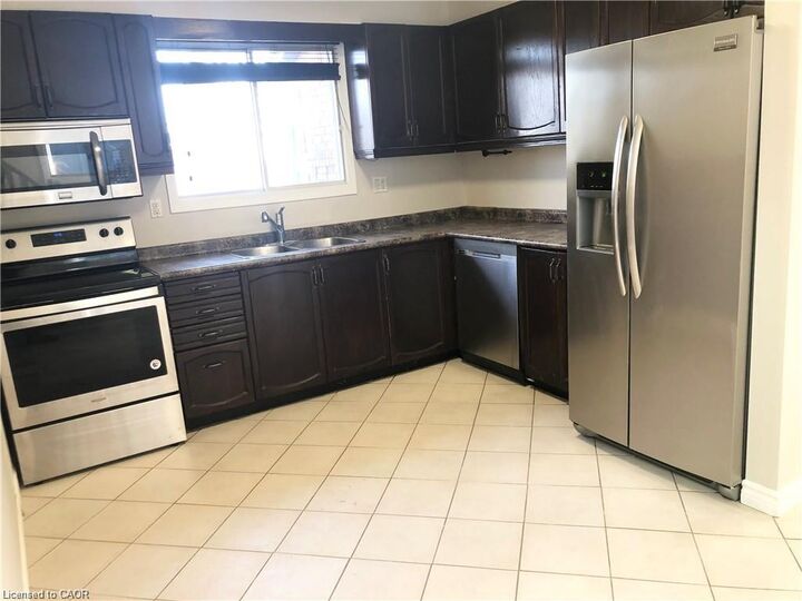 Property Photo:  576 Templemead Drive 1  ON L8W 2T9 