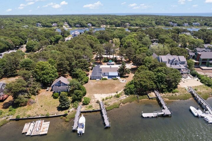 Property Photo:  379 Monomoscoy Rd  MA 02649 