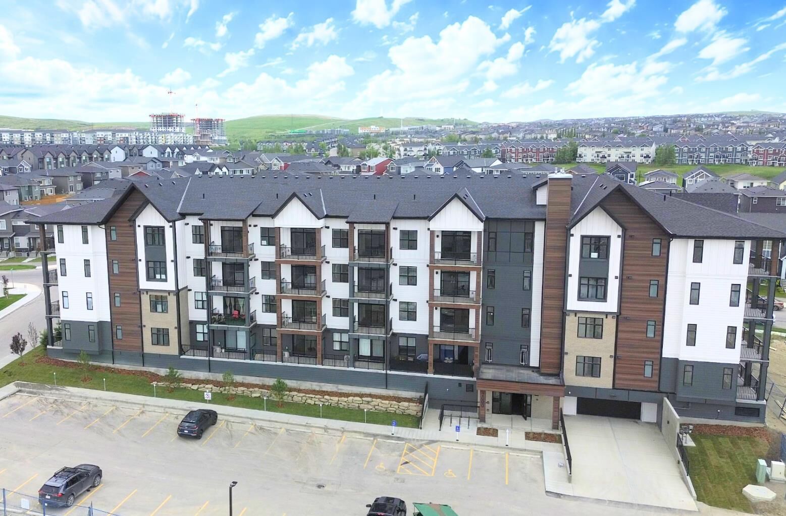 Property Photo: 430 Sage Hill Road NW 2113 AB T3R 2J9