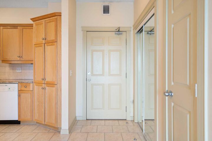 Property Photo: 1507 Centre A Street NE 512 AB T2E 2Z8