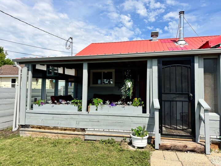 Property Photo:  10612 111 Street  AB T0H 1L0 