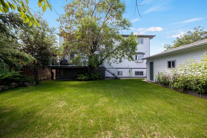 Property Photo:  104 Royal Garden  AB T9K 1B4 
