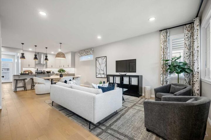 Property Photo:  174 Mitchell Road NW  AB T3R 2G6 