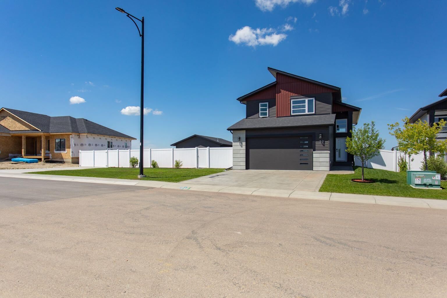 Property Photo:  70 Parlby Crescent  AB T4L 0J9 